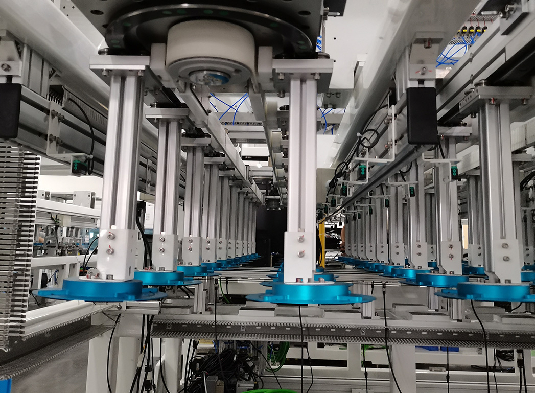 循环输送中的精准控制：用于无缝输送系统的弧形导轨